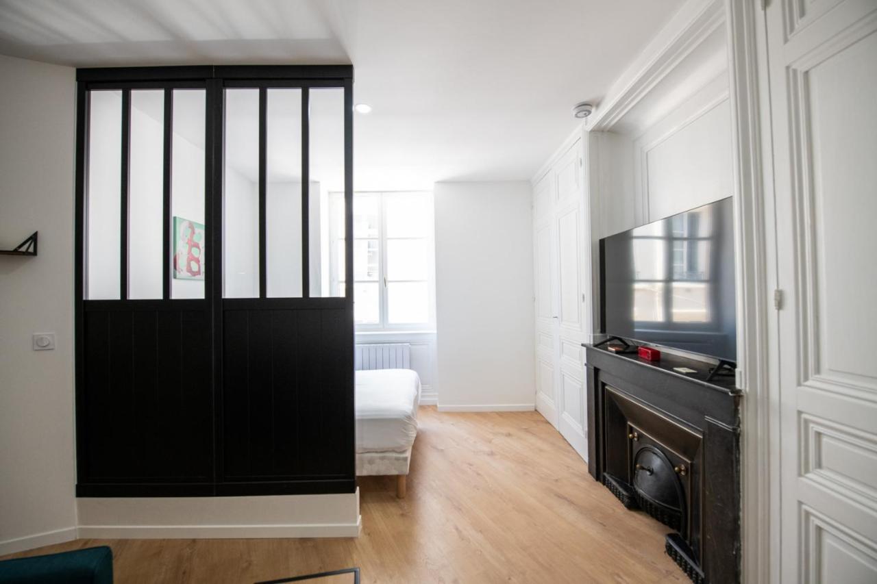 L'arty - Tres Joli Moderne Place Valmy Lyon