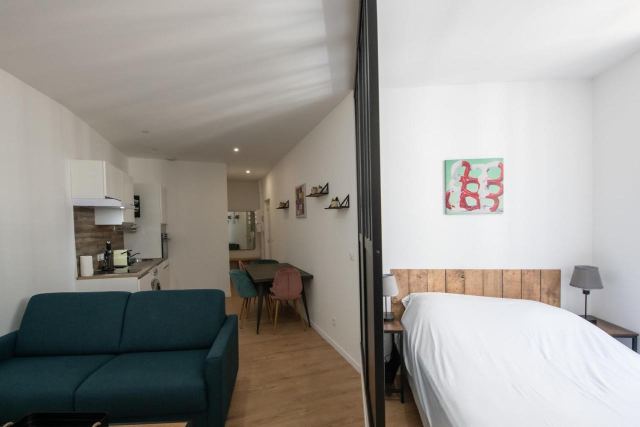 L'arty - Tres Joli Moderne Place Valmy Appartement